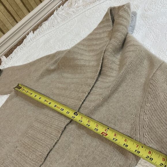 Sutton Studio Cashmere cardigan. Medium. - Picture 8 of 10